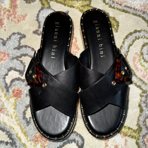 FREE SHIPPING Gianni Bini Black Platform Sandals - Picture 2 of 7